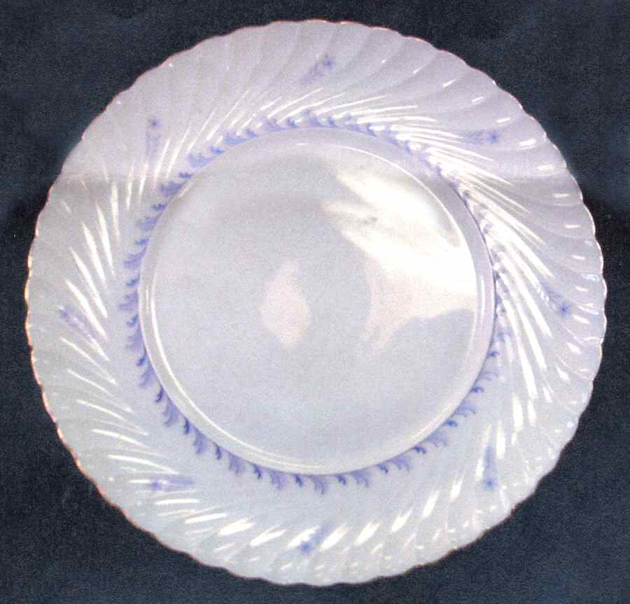 ROT269 Dessert/Pie Plate by Royal Tettau-1