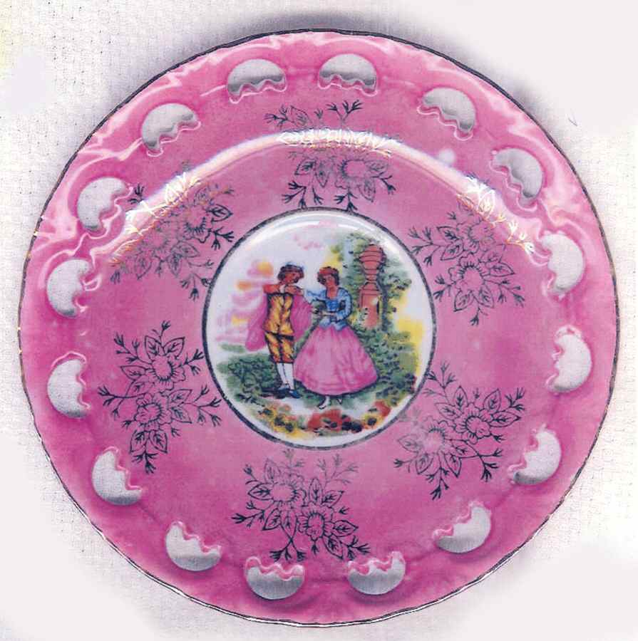 RAE2 Saucer by Royale (Japan)-1