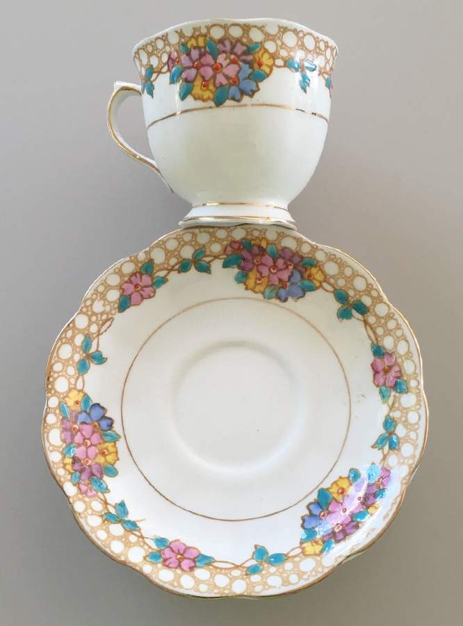 2534 Footed Cup & Saucer Set by Royal Albert-1