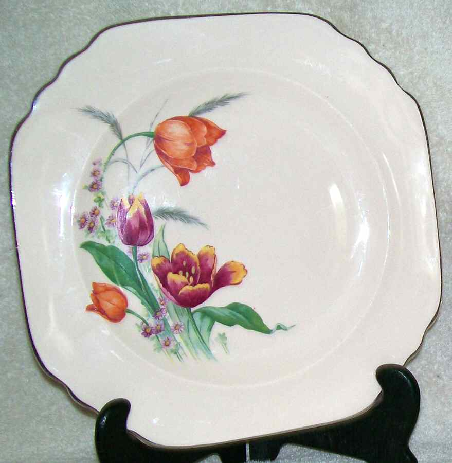 Tulip Dinner Plate by Royal (USA)-1