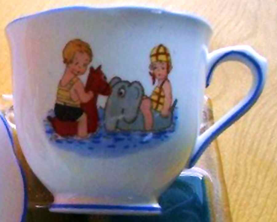 ROA216 Child's Cup No Saucer by Royal Albert-1