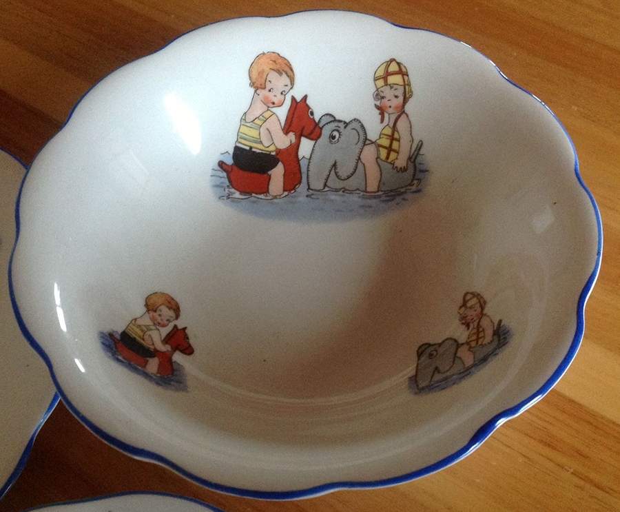ROA216 Child's Bowl by Royal Albert-1