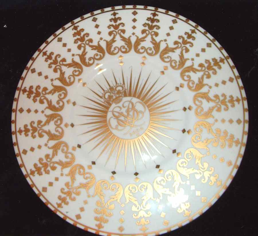 Buckingham Palace Dinner Plate by Royal Collection-England-1