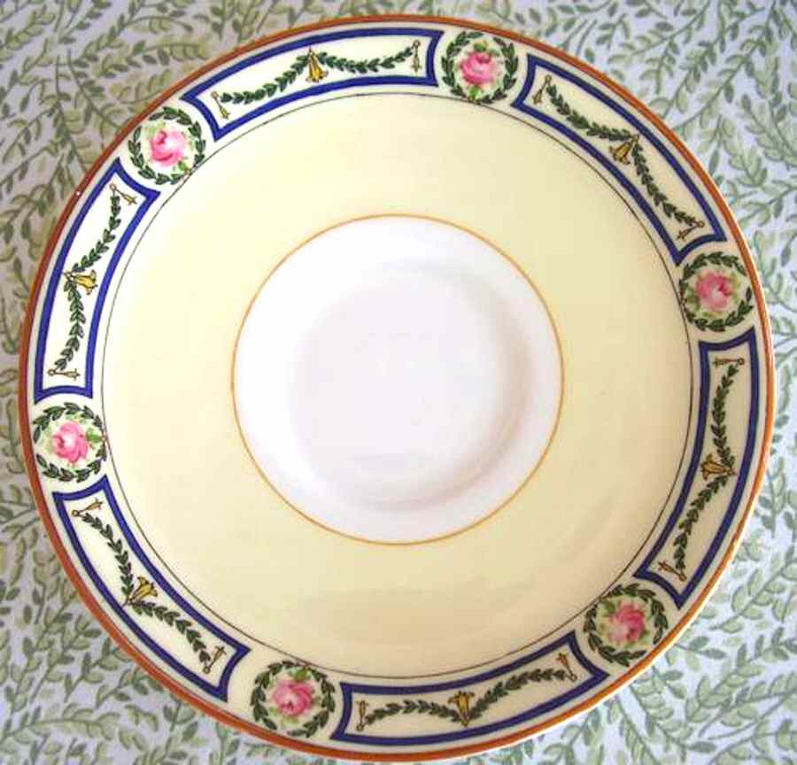 C2911 Saucer by Royal Worcester-1