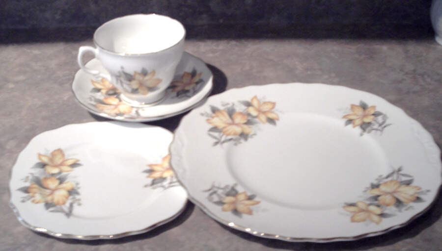 7704 Footed Cup & Saucer Set by Royal Vale-1