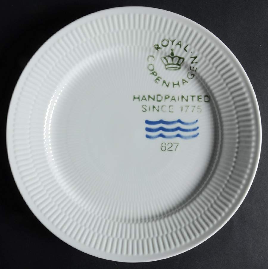 White Plain Signature Dinner Plate by Royal Copenhagen-1