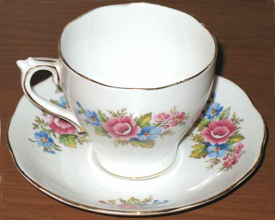 8434 Flat Cup & Saucer Set by Roslyn (England)-1