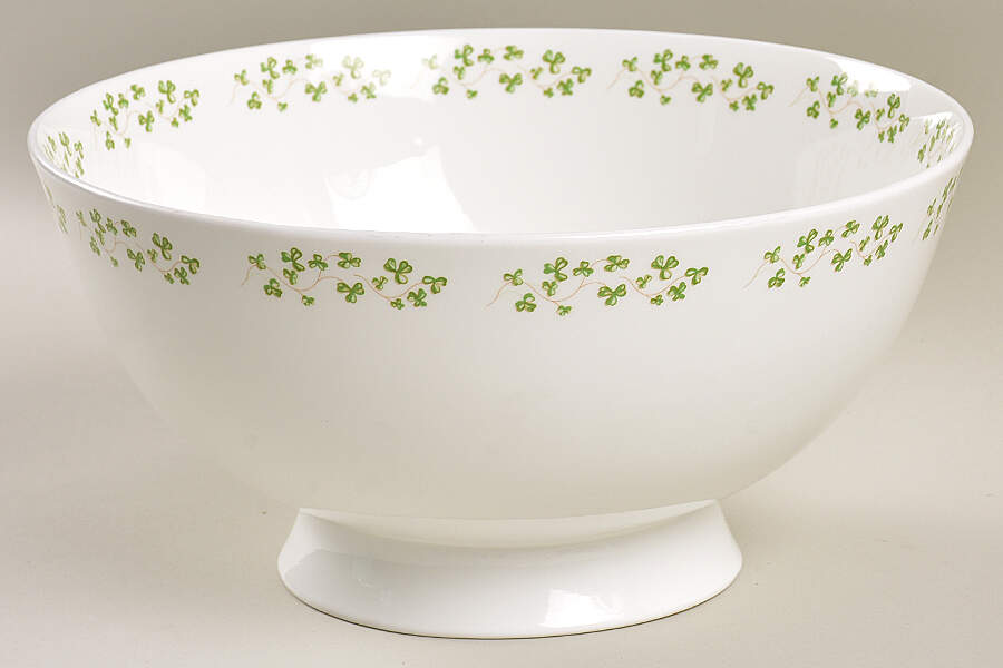 Trellis Shamrock (Century) Centerpiece by Royal Tara-1