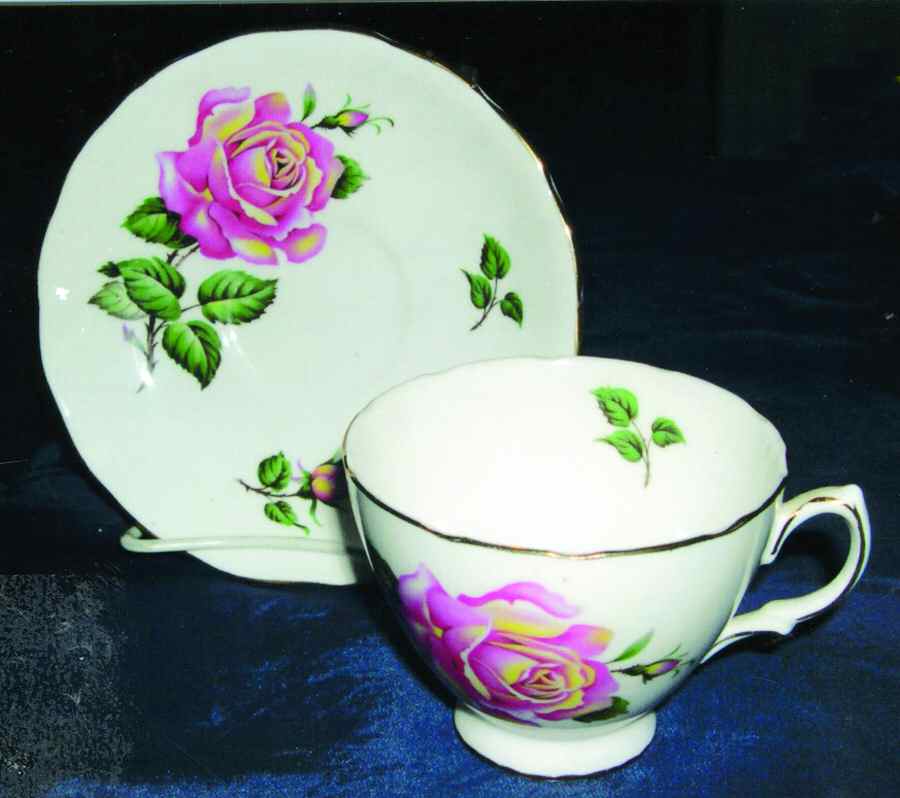 8229 Footed Cup & Saucer Set by Royal Vale-1