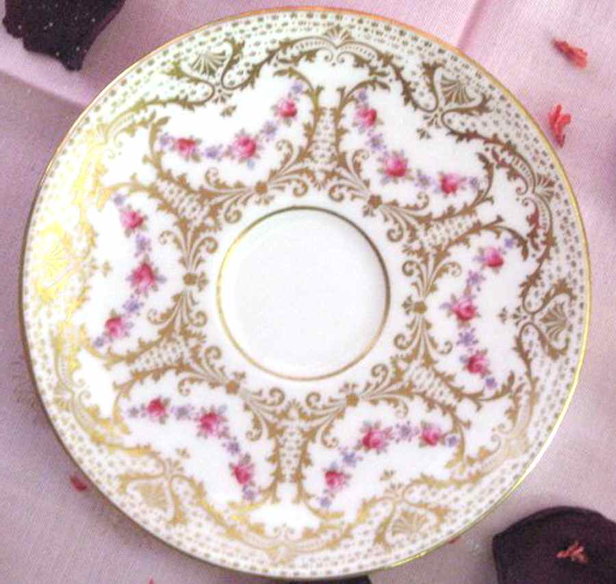 E2595 Saucer by Royal Doulton-1