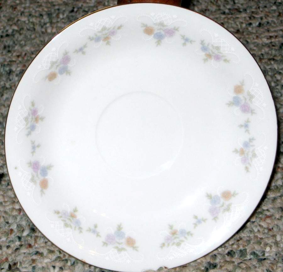 RGT8 Saucer by Regent (China)-1