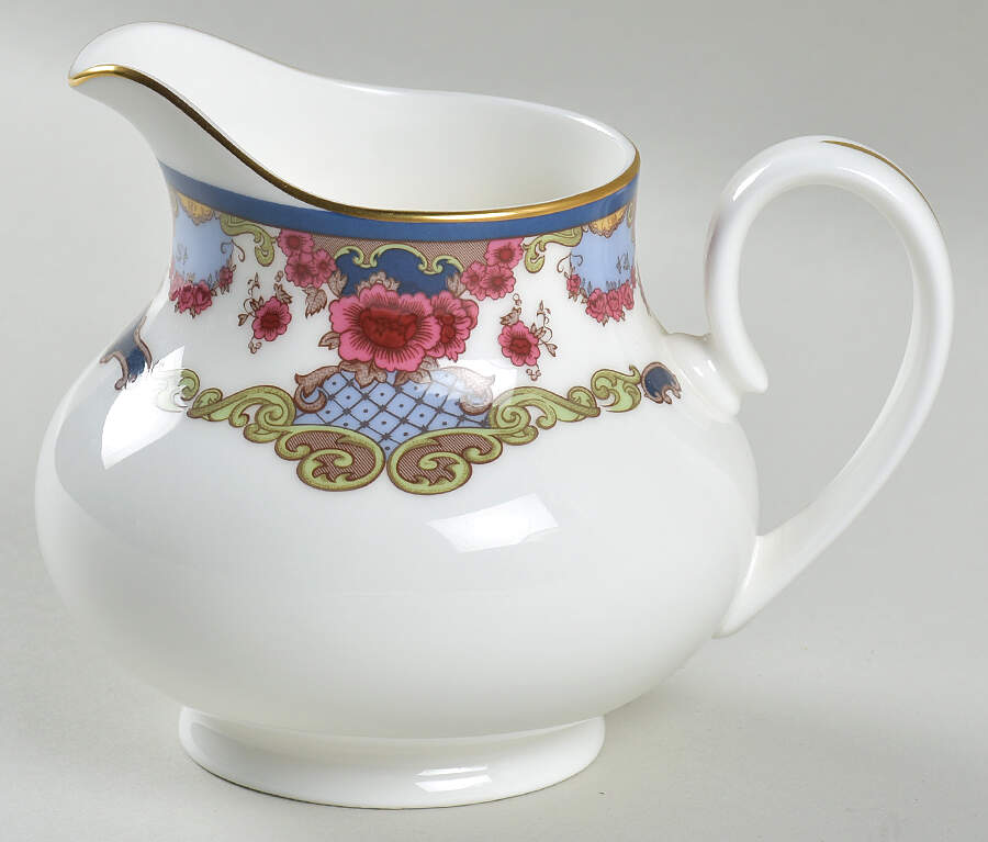 RD405 Creamer by Royal Doulton-1