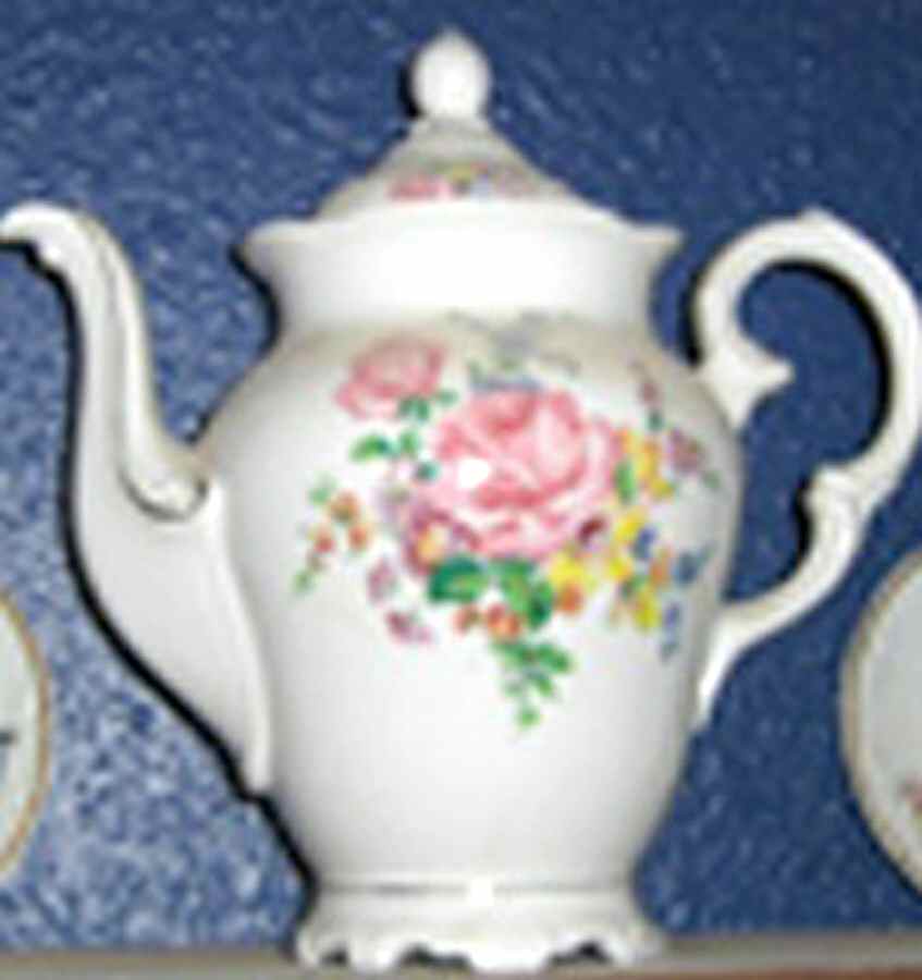Rose Coffee Pot & Lid by Royale Garden-1