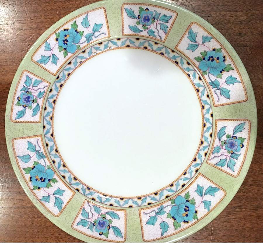 E7654 Dinner Plate by Royal Doulton-1