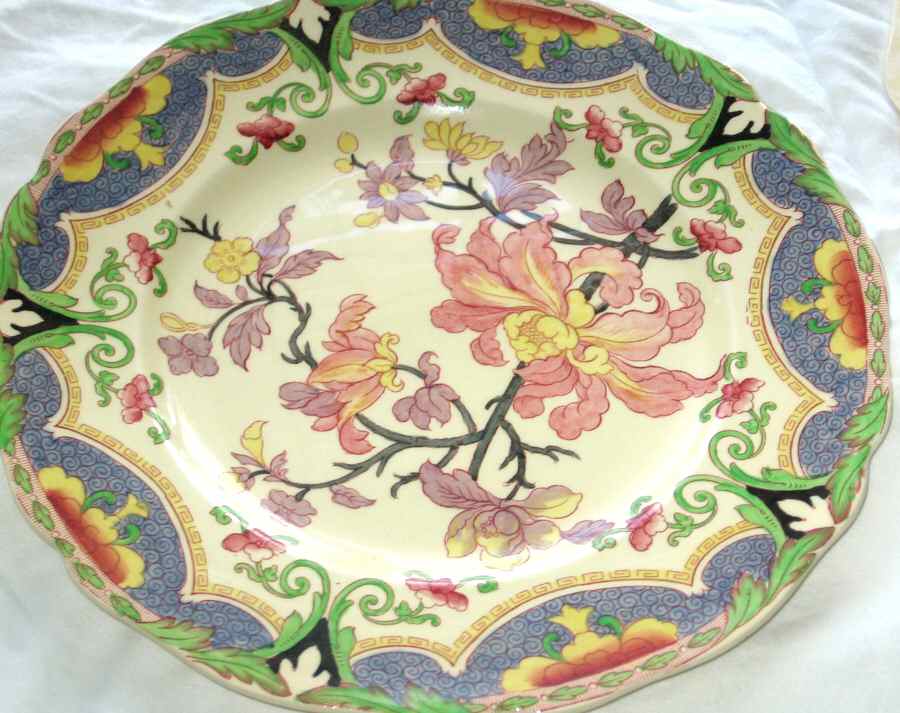 D4982 Dinner Plate by Royal Doulton-1