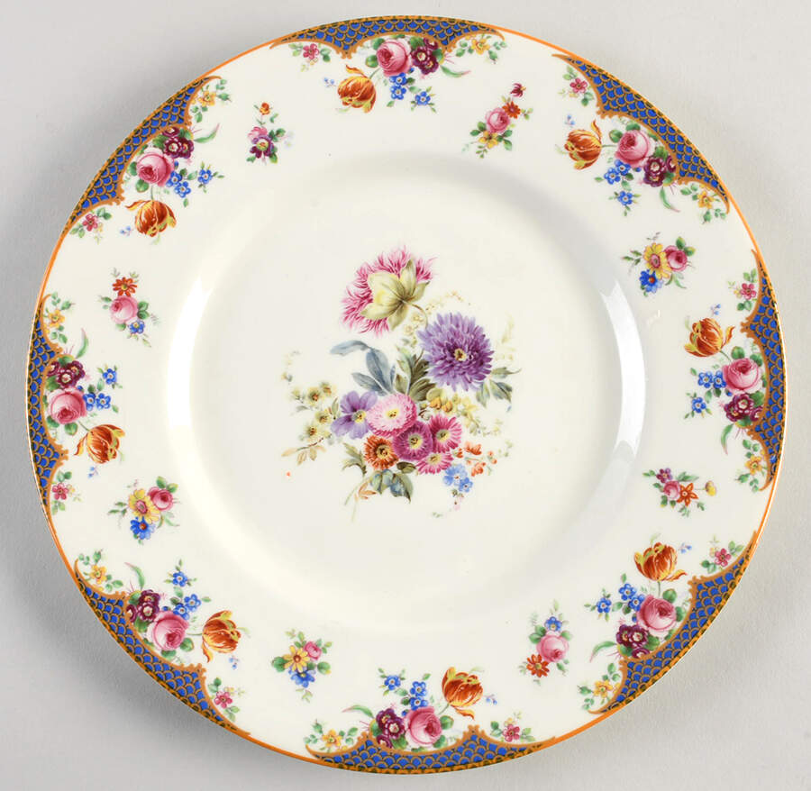 RD98 Dinner Plate by Royal Doulton-1