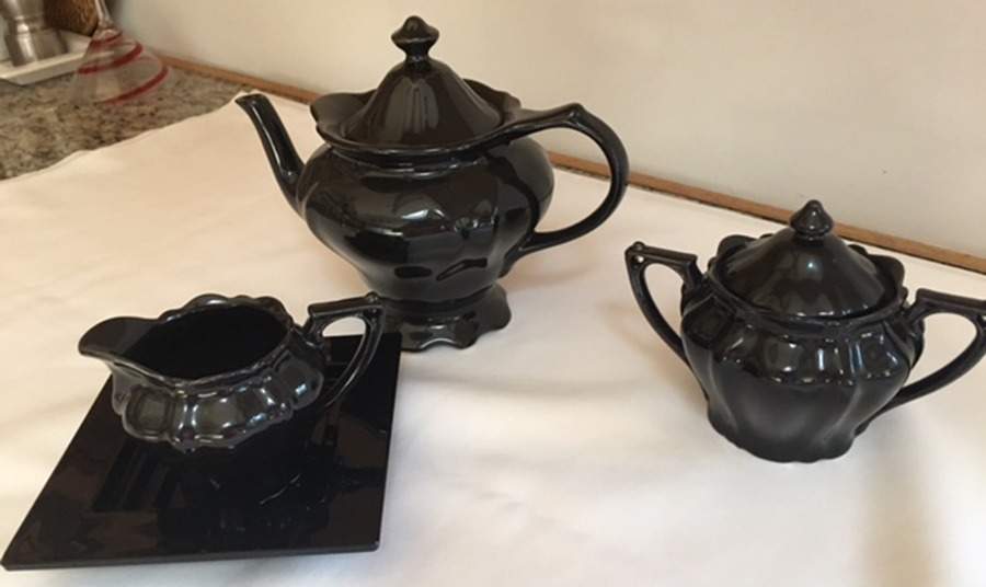 Rococo Noir Teapot & Lid by Rosanna-1