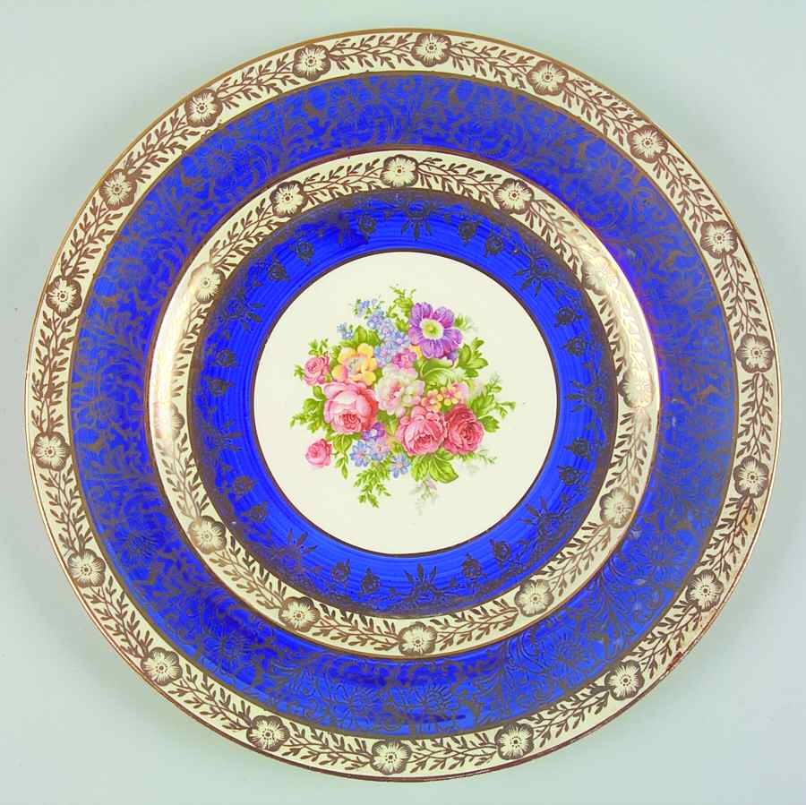 RYL284 Dinner Plate by Royal (USA)-1
