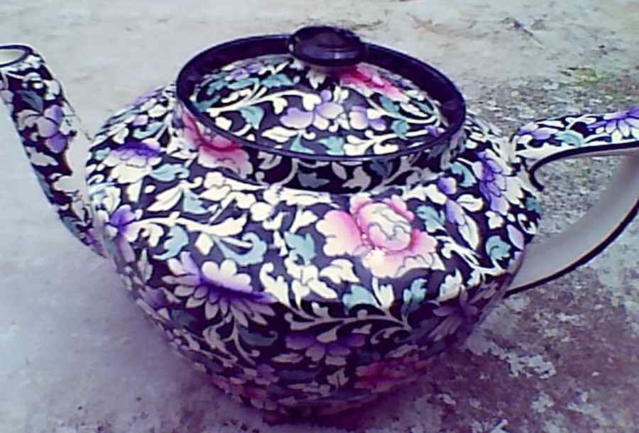D3915 Teapot & Lid by Royal Doulton-1