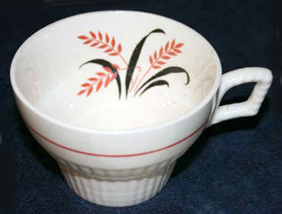 Red Wheat Flat Cup by Royal (USA)-1