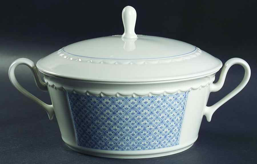 Anna Pavona Round Covered Vegetable by Rosenthal - Continental-1