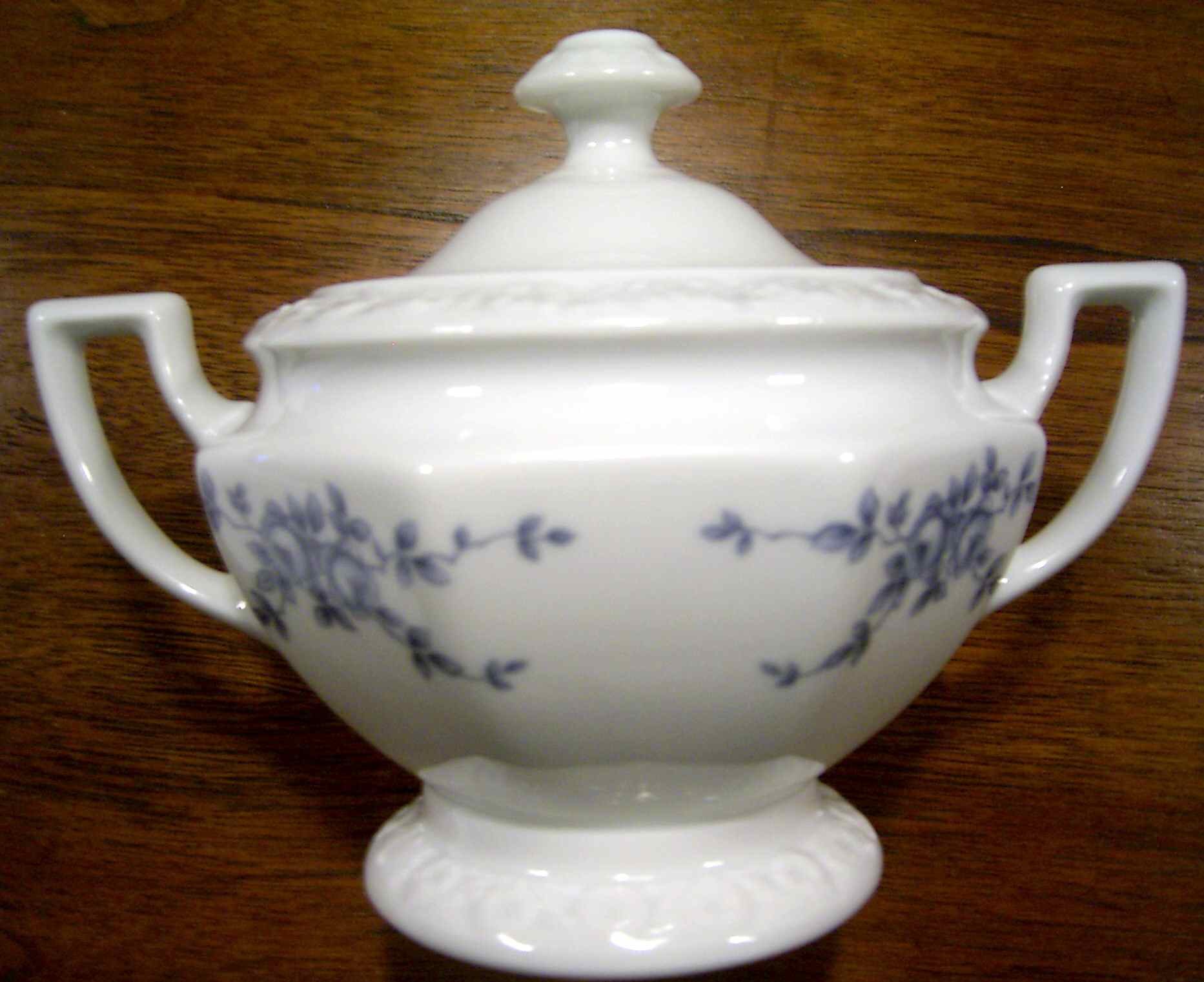 R1999 Sugar Bowl & Lid by Rosenthal - Continental-1