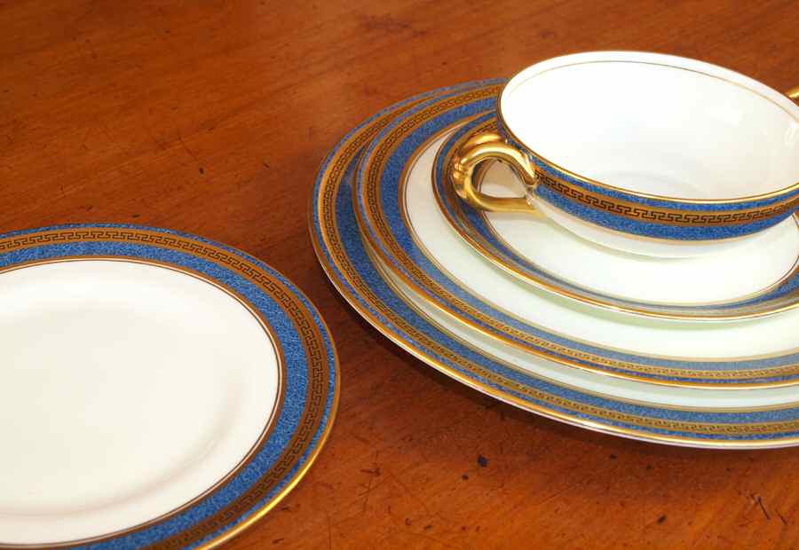 H3276 Flat Cream Soup Bowl & Saucer Set by Royal Doulton-1