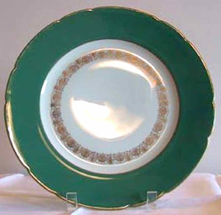 ROI142 Dinner Plate by Royal Ivory (Czech, Germany)-1
