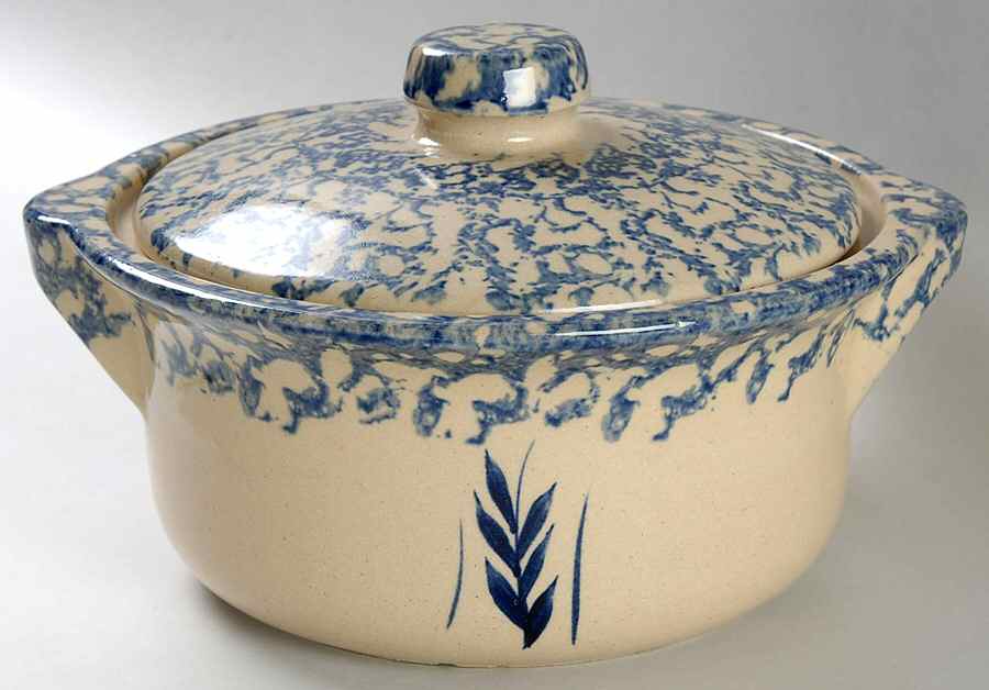 Wheat 1.5 Qt Round Covered Casserole by Robinson - Ransbottom-1