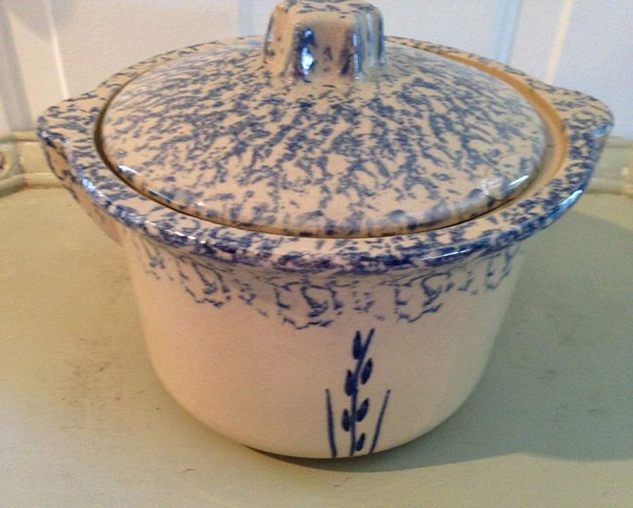 Wheat 3 Quart Round Covered Casserole by Robinson - Ransbottom-1
