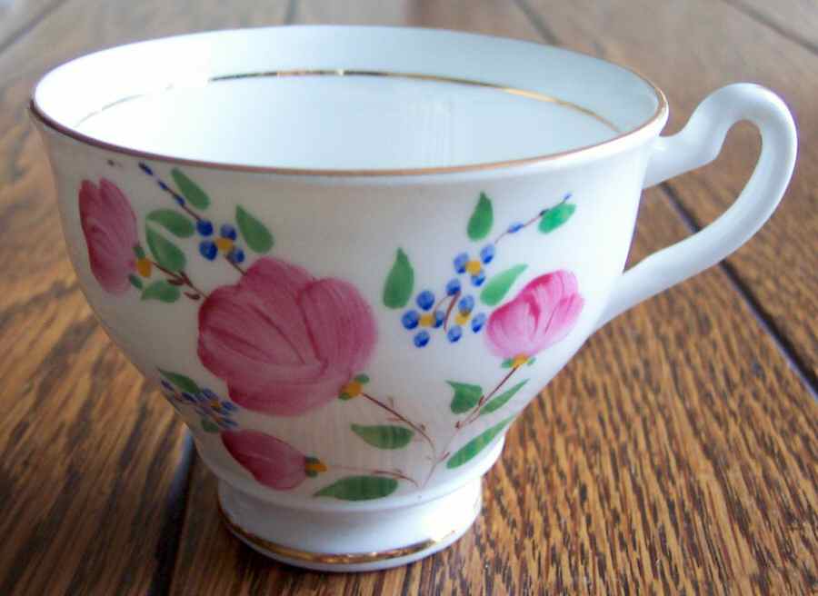 3121 Footed Cup by Rosina-Queens-1