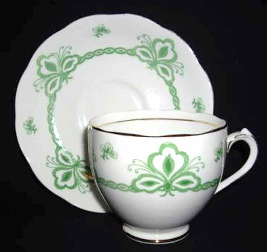 Bow Footed Cup & Saucer Set by Roslyn (England)-1