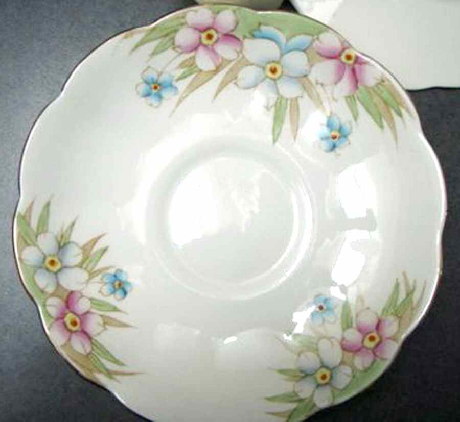 1543 Saucer by Royal Albert-1