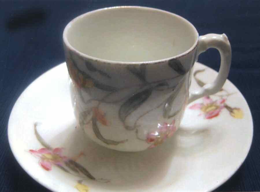 RDN174 Flat Cup & Saucer Set by M Redon-1