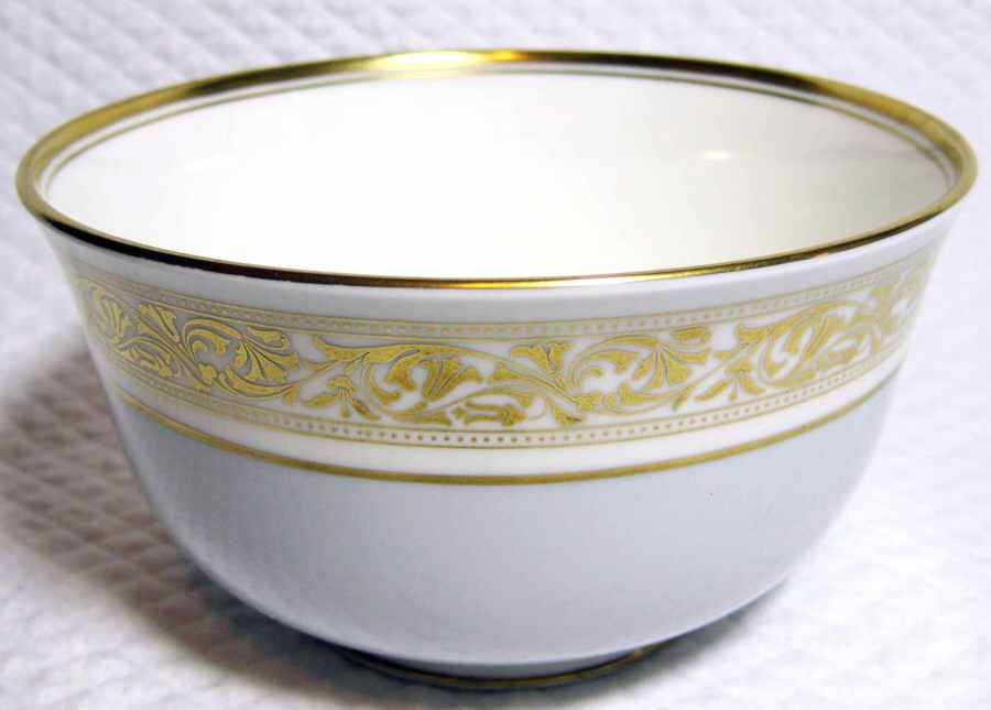 H4895 Footed Cup by Royal Doulton-1