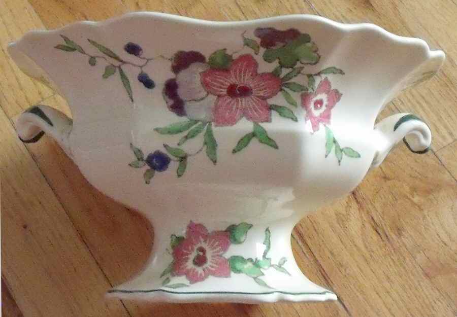 D5696 Large Fruit Bowl by Royal Doulton-1