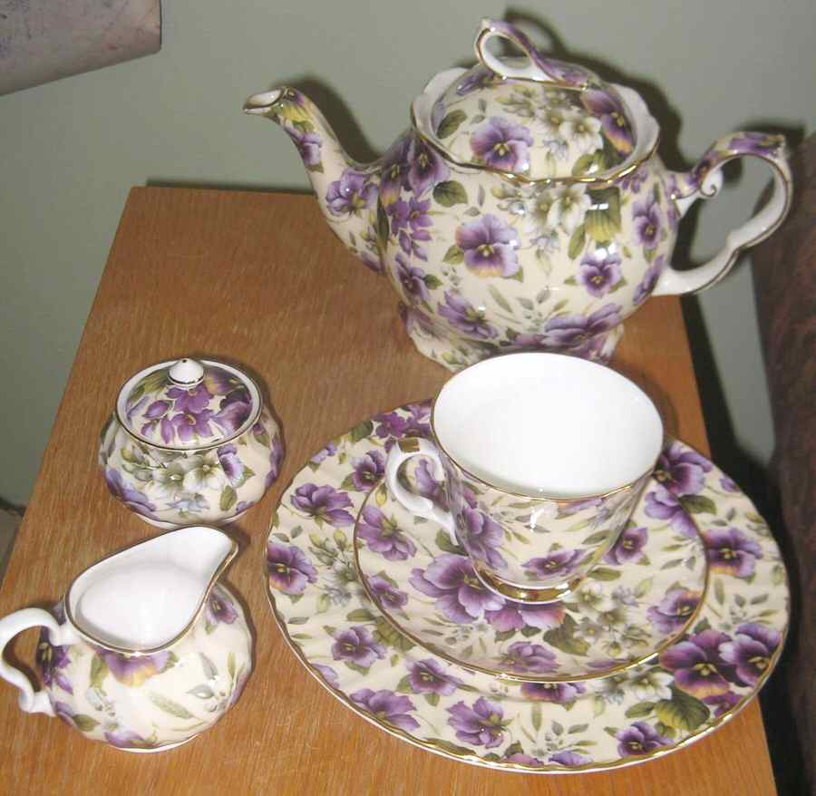 RPN12 Teapot & Lid by Royal Patrician-1
