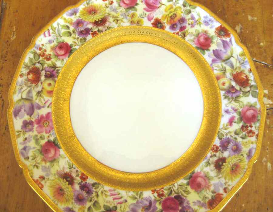 E4522 Dinner Plate by Royal Doulton-1