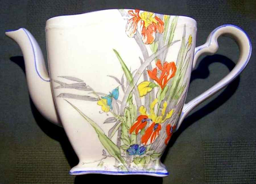 2137 Teapot & Lid by Royal Winton-1