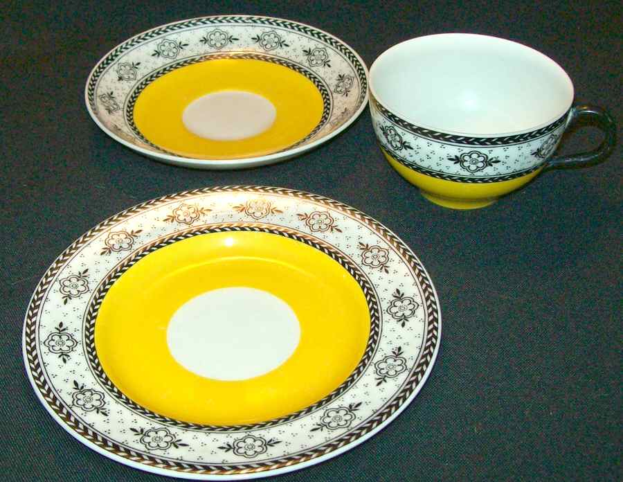 C936 Flat Cup & Saucer Set by Royal Worcester-1