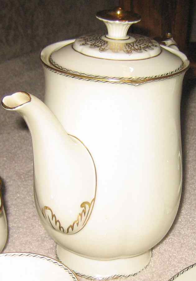 ROT280 Teapot & Lid by Royal Tettau-1