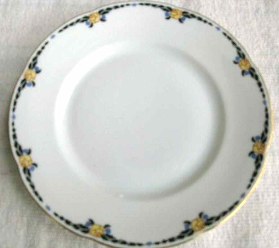 ROB410 Dinner Plate by Royal Bayreuth-1