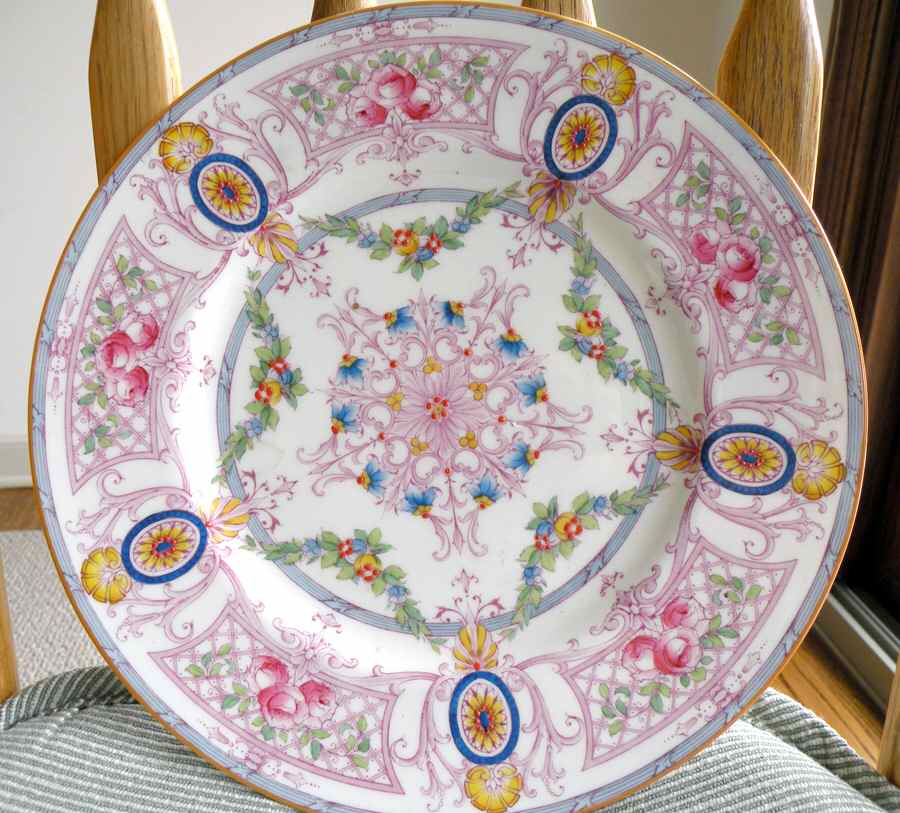 Z697-2 Dinner Plate by Royal Worcester-1
