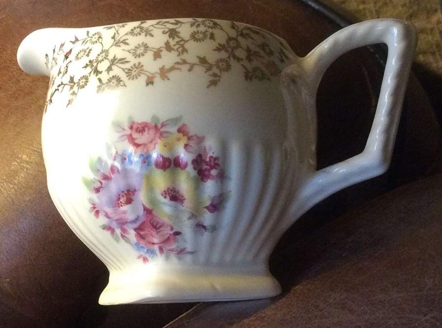 RYL297 Creamer by Royal (USA)-1