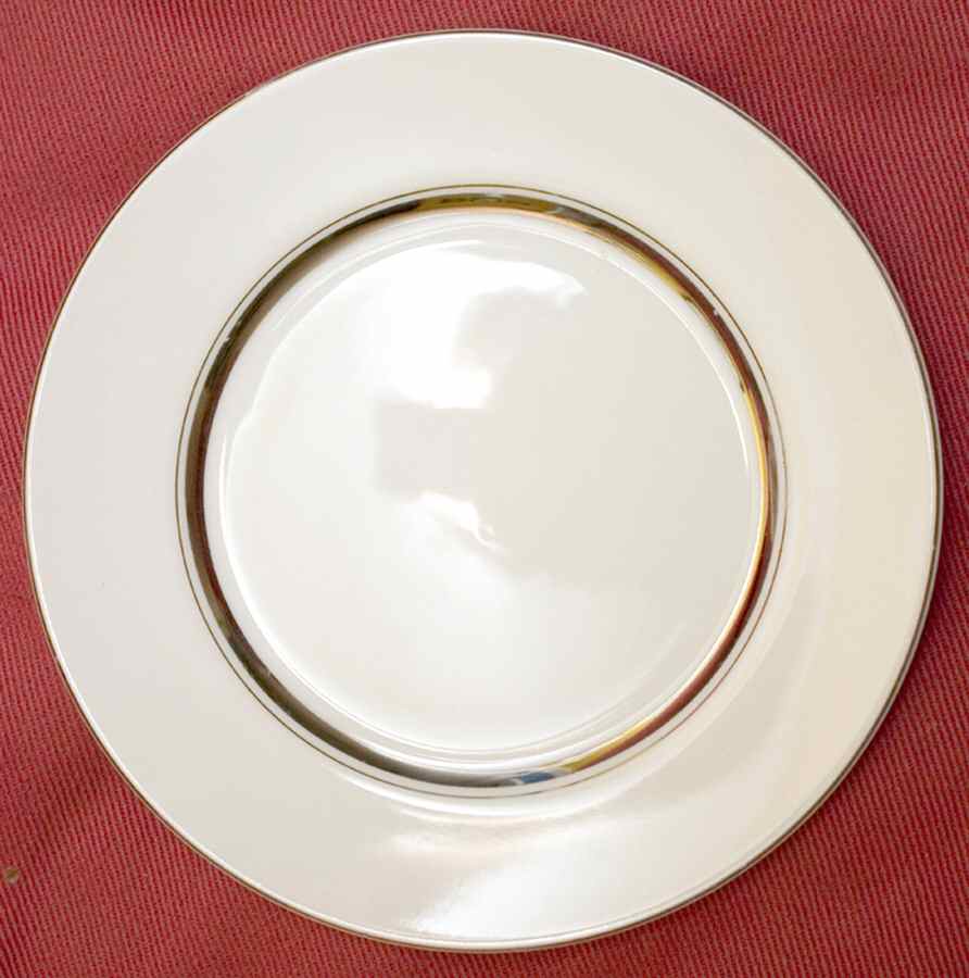 Thames Dinner Plate by Royal M-Mita-1