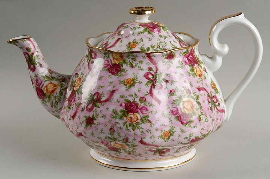 Old Country Roses (Pink Chintz) Teapot & Lid by Royal Albert-1