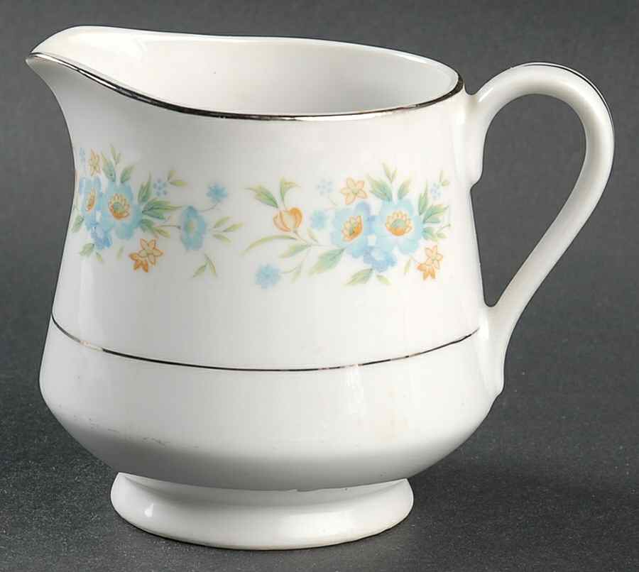 Garland Creamer by Rose (Japan)-1