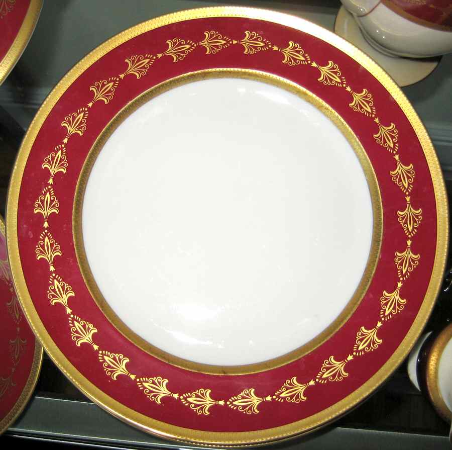 ROB411 Dinner Plate by Royal Bayreuth-1