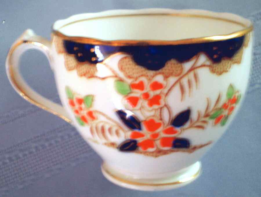 Gaiety Footed Cup by Roslyn (England)-1