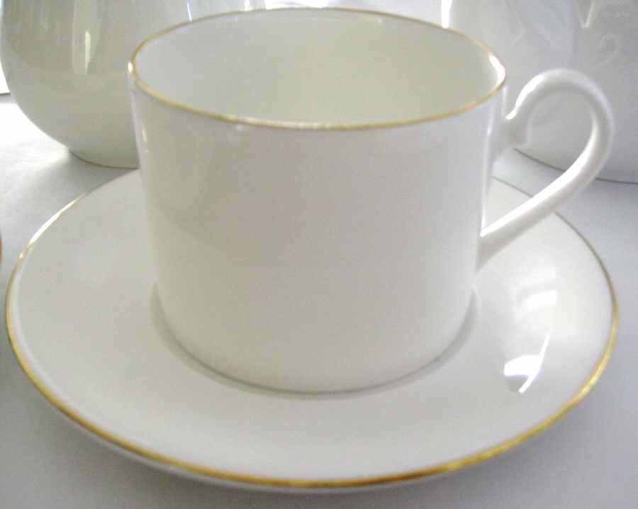 RIA78 Flat Cup & Saucer Set by Rosina-Queens-1